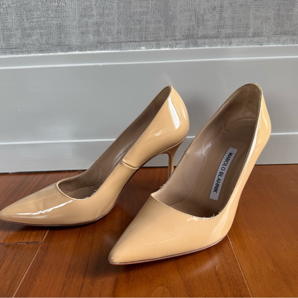Manolo Blahnik Nude Patent Leather Heels